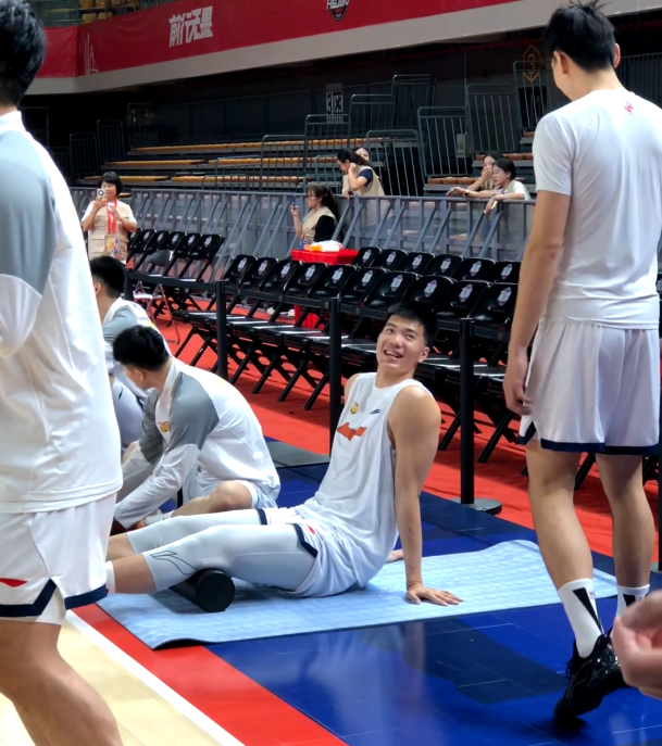 广东男篮生死战：杜锋能否力挽狂澜？